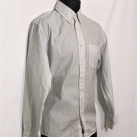 OLD NAVY Going to Goodwill soon…regular fit button down collar shirt - Picture 5 of 8